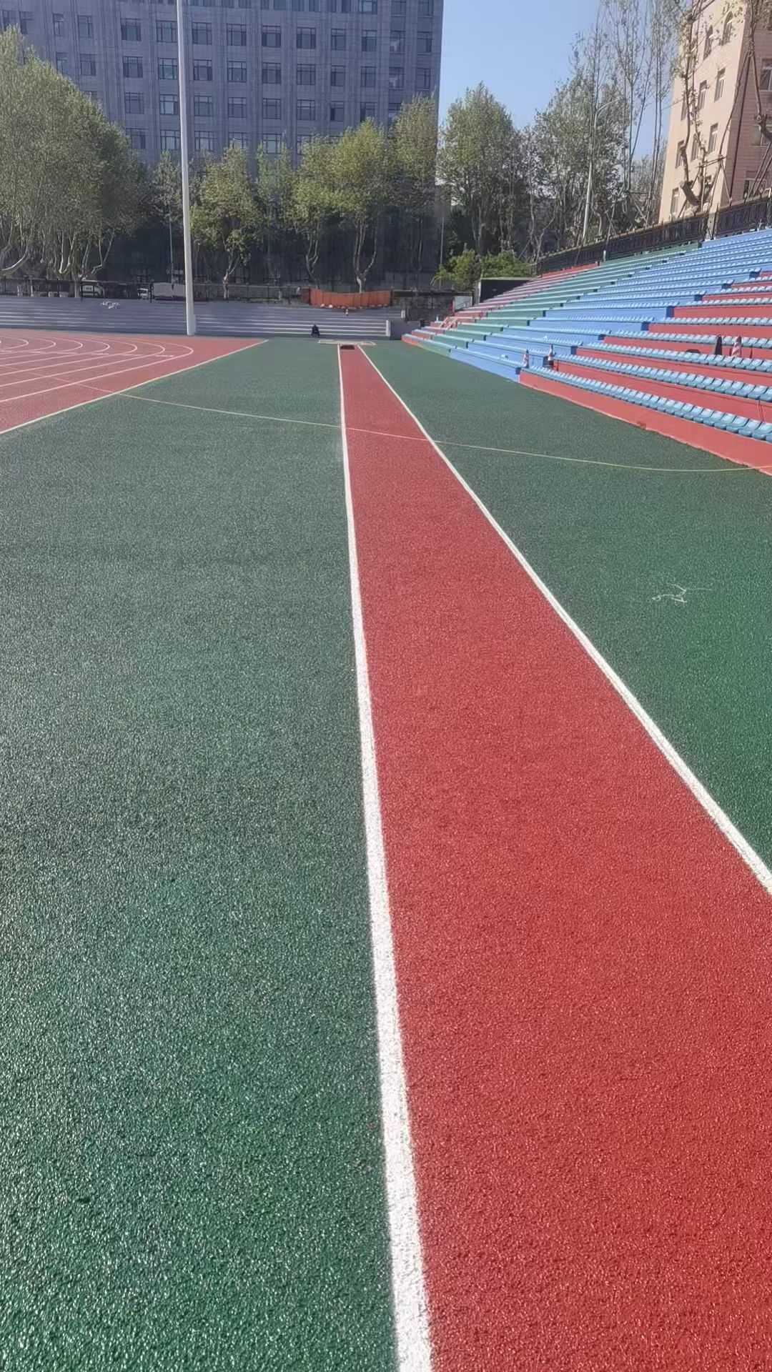 南京市仿真草坪透水跑道 - 价格